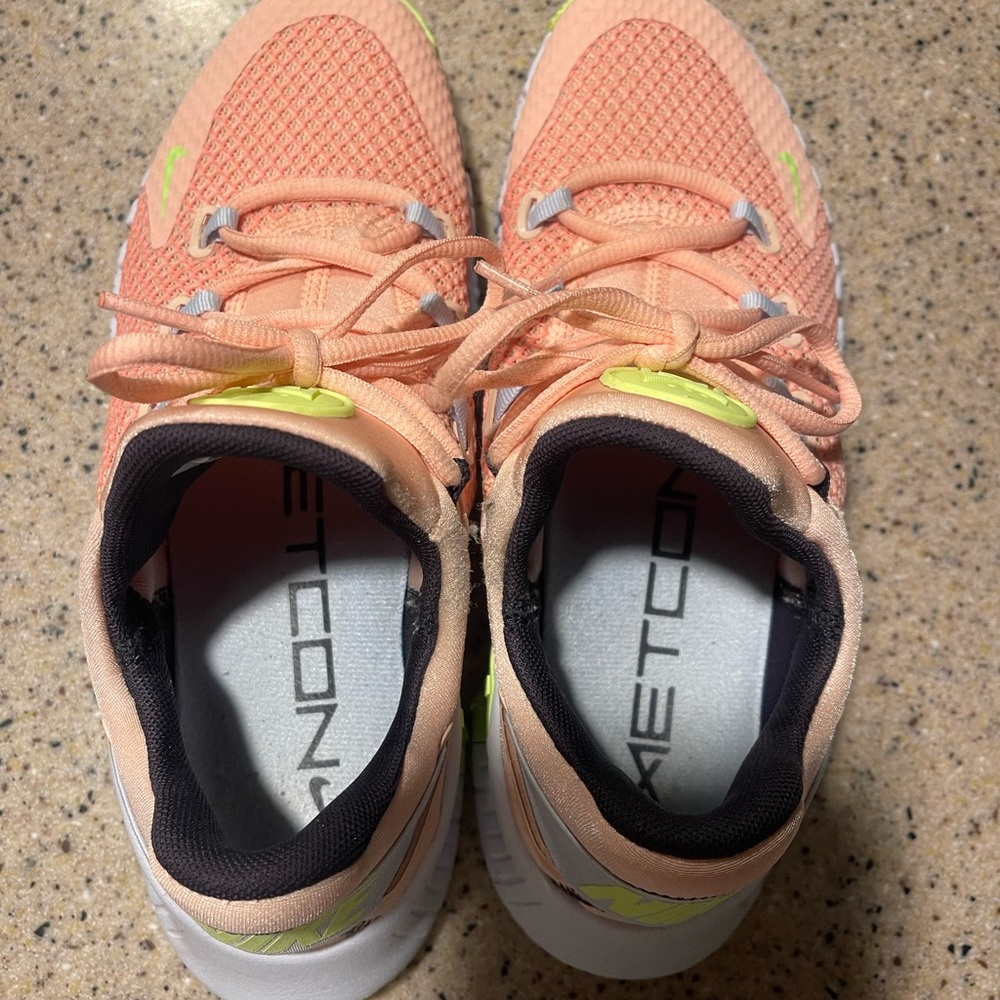 Nike Metcons - Picture 3 of 4